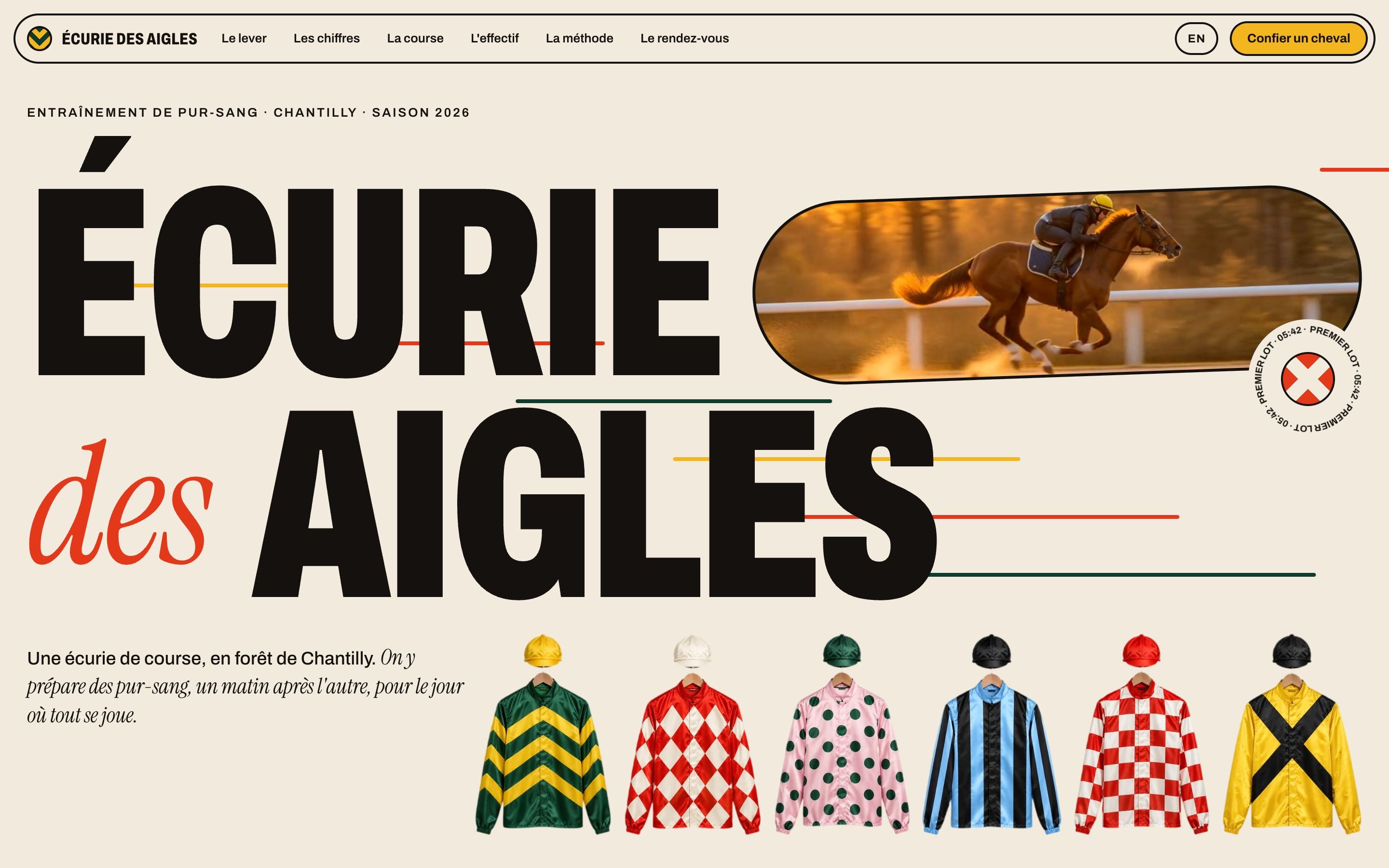 Site concept Écurie des Aigles, titre géant et casaques de jockeys